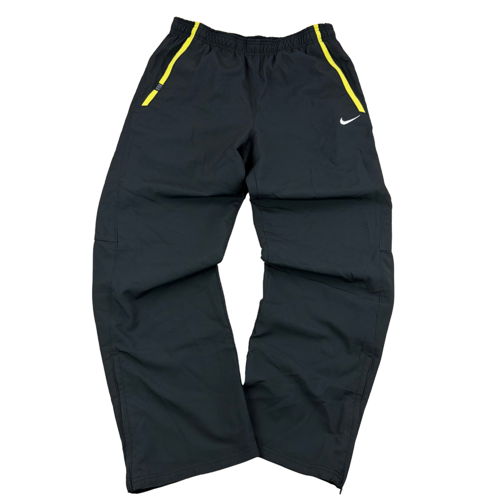 NIKE TRACK PANTS (M)