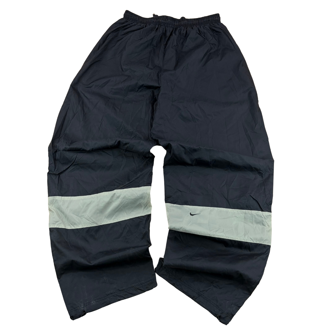 NIKE TRACK PANT (XL)