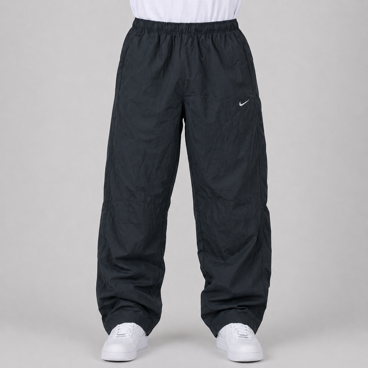 NIKE TRACK PANTS (XL)