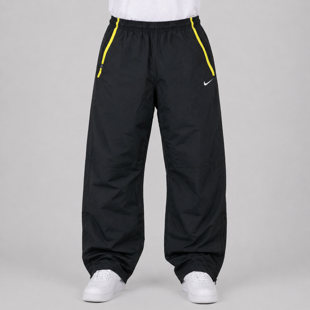 NIKE TRACK PANTS (M)