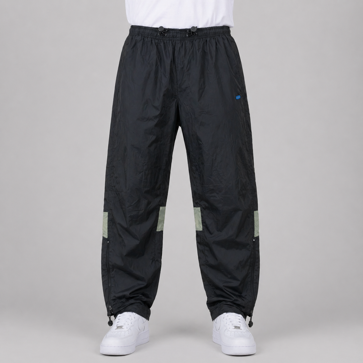 NIKE TRACK PANT (XL)